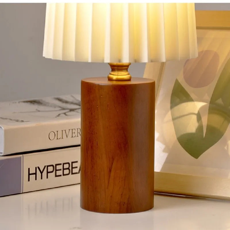 Unique Giada Table Lamp