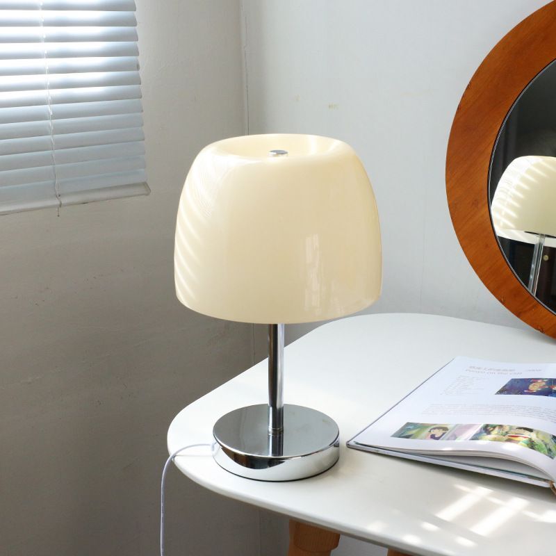 Awesome Castor Table Lamp