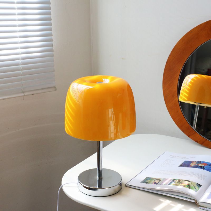 Awesome Castor Table Lamp