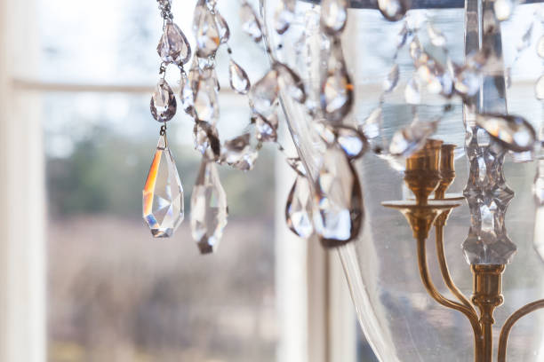 Choosing & Hanging Dining Room Chandeliers