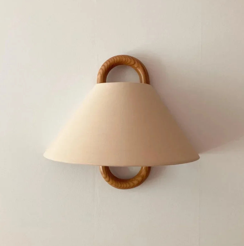 Beautifull Aine Wall Lamp