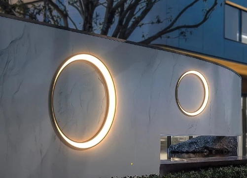 Beautifull Selene Outdoor Wall Lamp