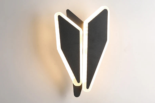 Beautifull buff wall lamp