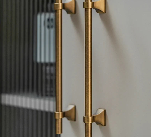 Elegant_Atiq_Brass_Knob_Pull_Bar