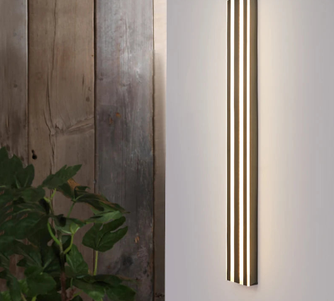 Fantastic Ashil Wall Lamp