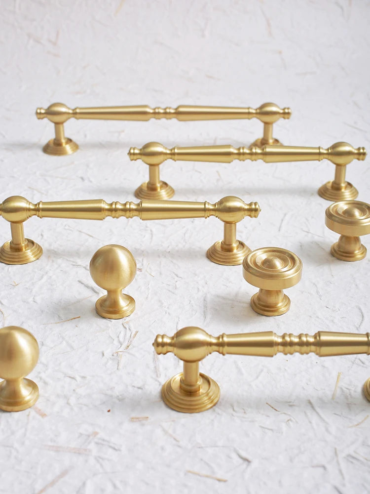 Stylish Aurica Knob & Pull Bar