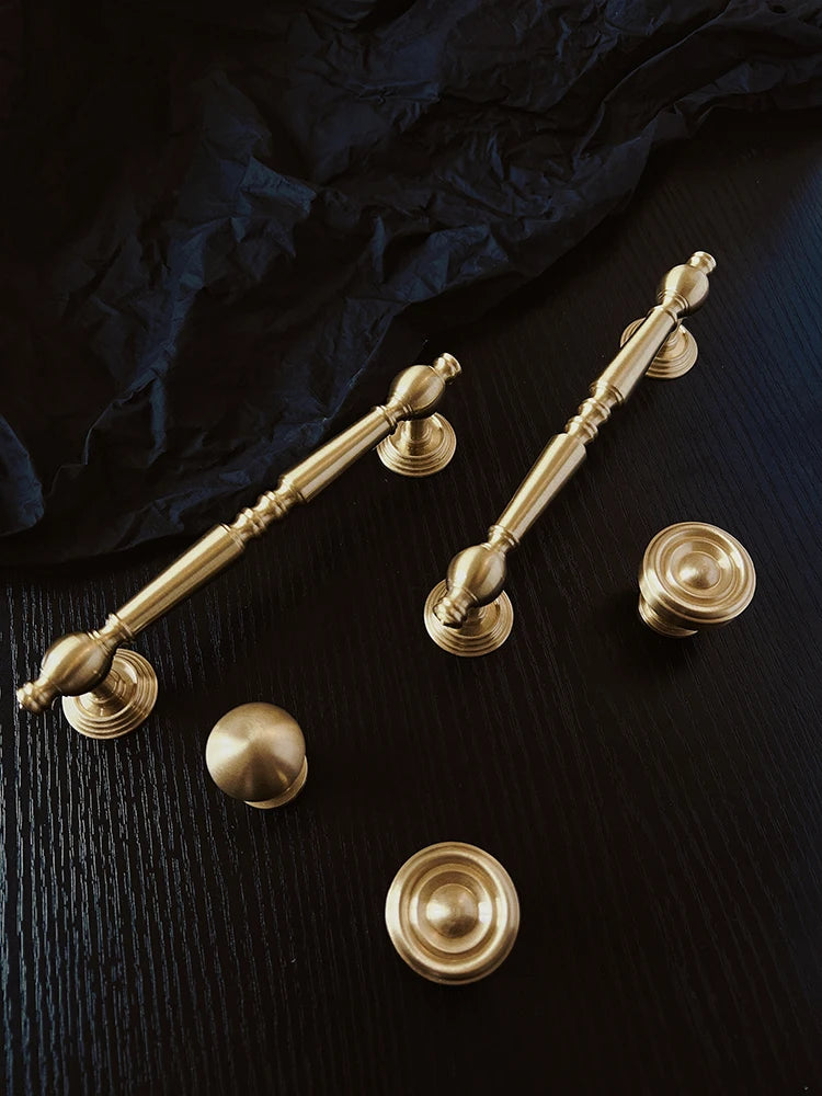 Unique Aurica Knob & Pull Bar