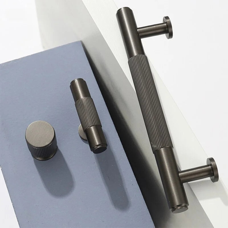 Stylish Cepo Knob & Pull Bar